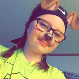 Meet your Posher, Adria